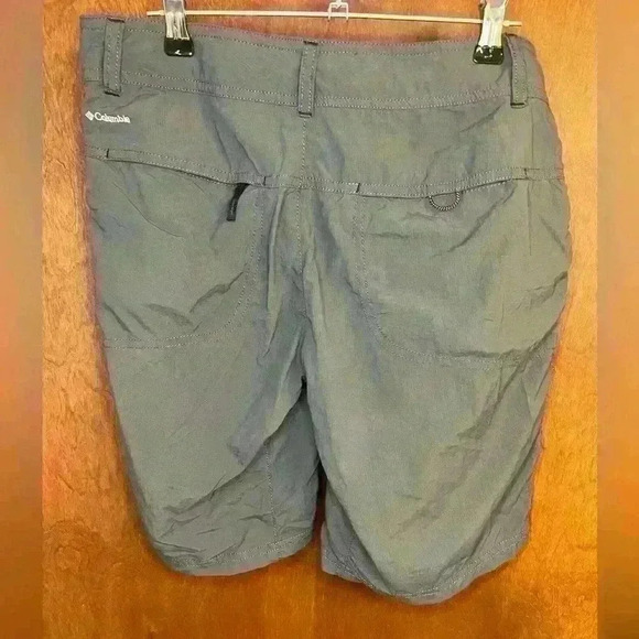 Women’s Columbia Shorts - Picture 2 of 3